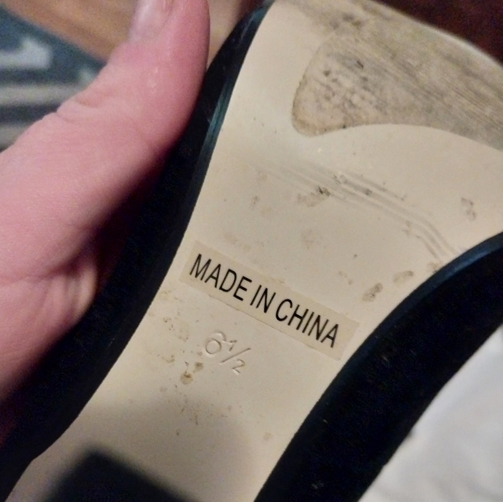 Heels - Picture 4 of 4
